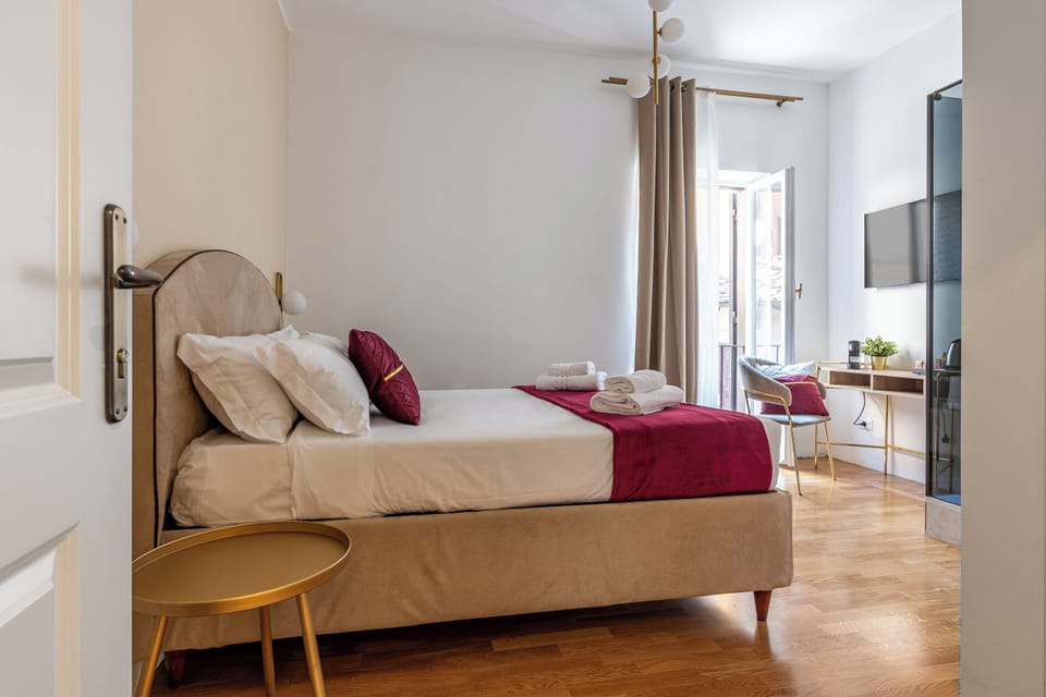 Exclusive Room | Premium bedding, minibar, in-room safe, desk
