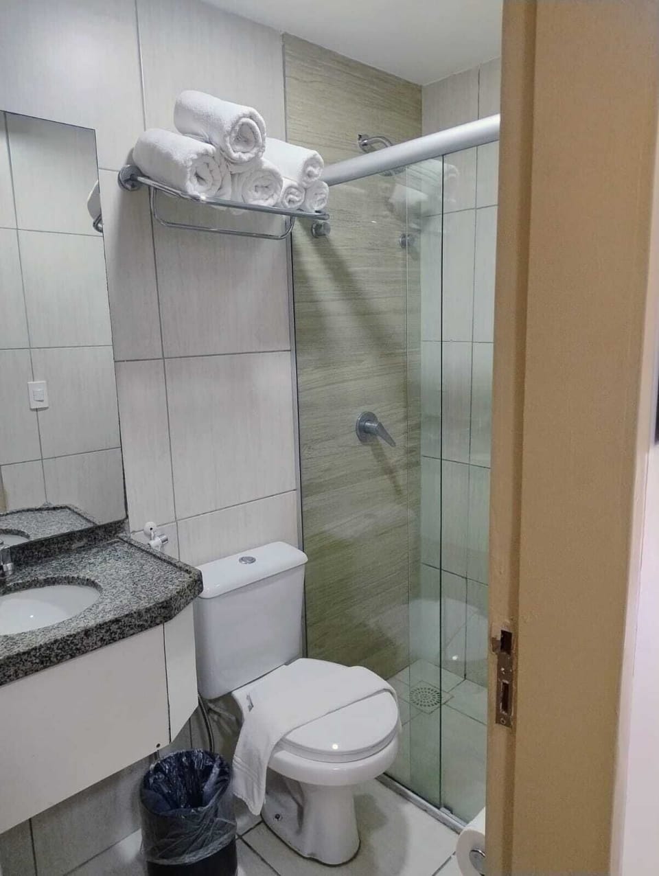 Comfort Triple Room, Mixed Dorm, Non Smoking | Bathroom | Shower, rainfall showerhead, free toiletries, towels
