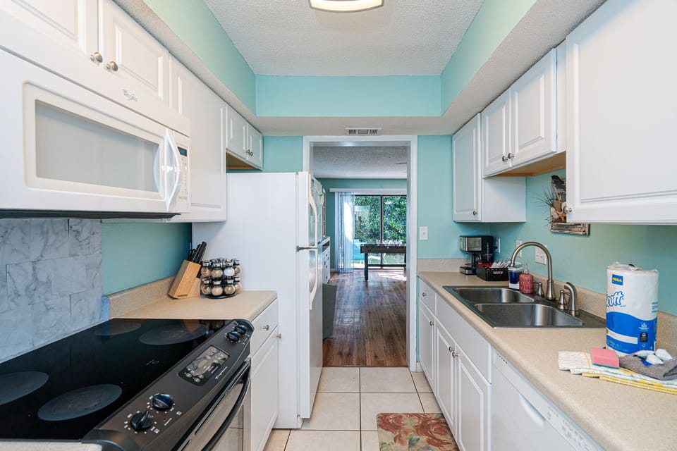 Kitchen Delight: Bright and inviting space ready for culinary adventures and shared meals!