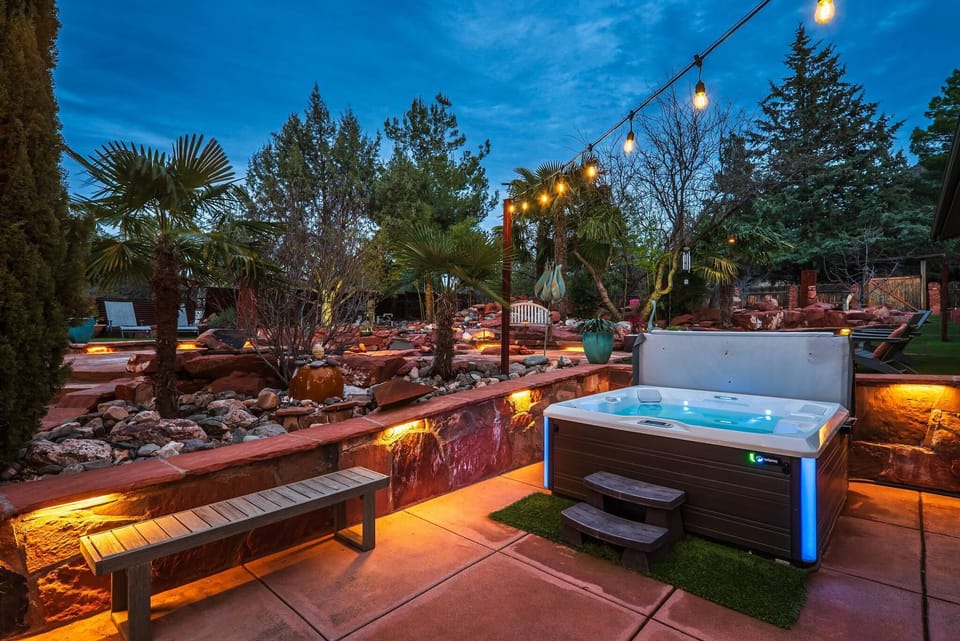Jacuzzi - 77 Wild Horse Mesa - Vivid Vacation Rentals Sedona - Jacuzzi - 77 Wild Horse Mesa - Vivid Vacation Rentals Sedona