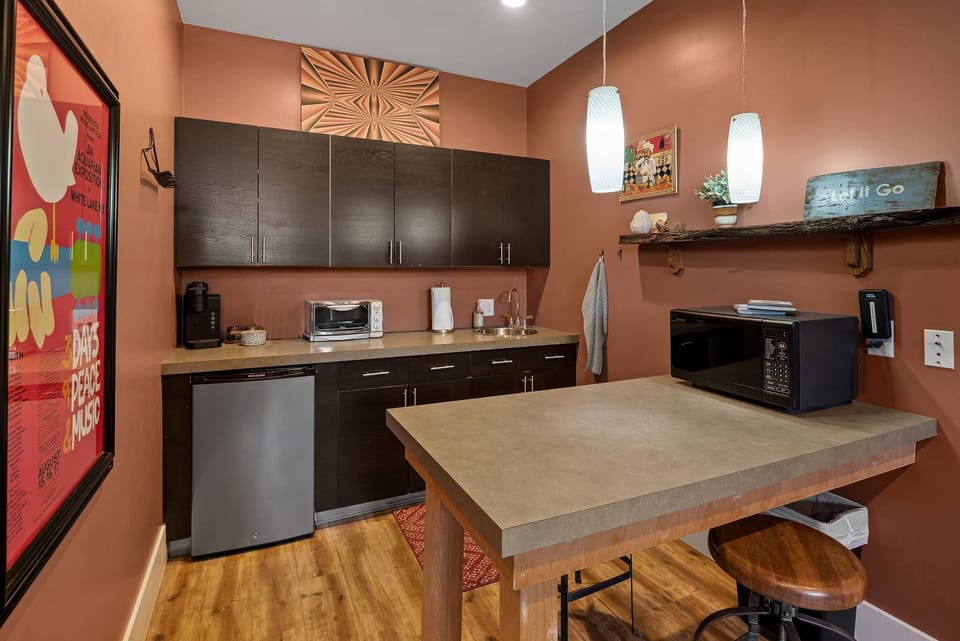 Kitchenette - 77 Wild Horse Mesa - Vivid Vacation Rentals Sedona - Kitchenette - 77 Wild Horse Mesa - Vivid Vacation Rentals Sedona