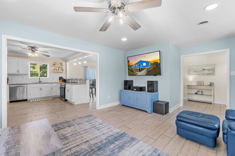 4-Surf or Sound Realty - 1189 - Blue Sky - Great Room -4