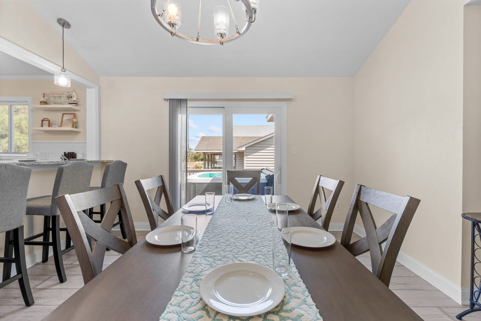 8-Surf or Sound Realty - 1189 - Blue Sky - Dining Area -4