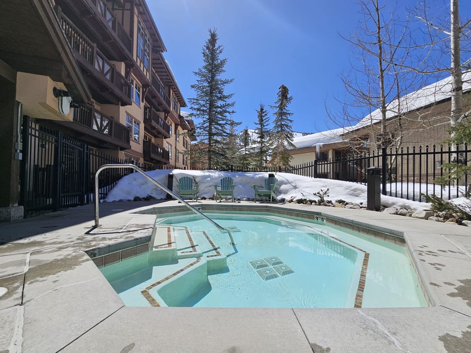 Eagle Springs West Hot Tub -Spring