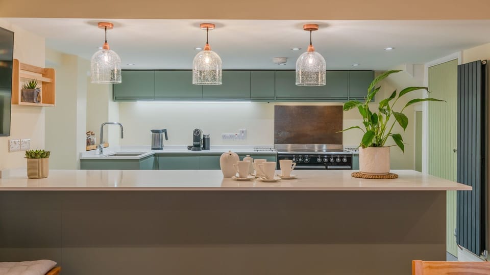 Kitchen, The Weir House, Bolthole Retreats