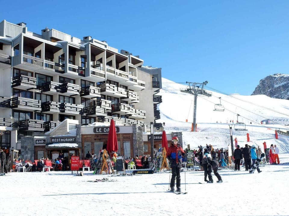Snow and ski sports