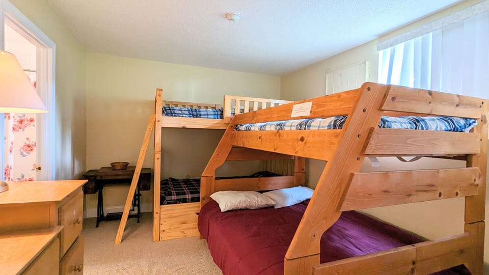 second bedroom with two bunks (one pyramid bunk)
