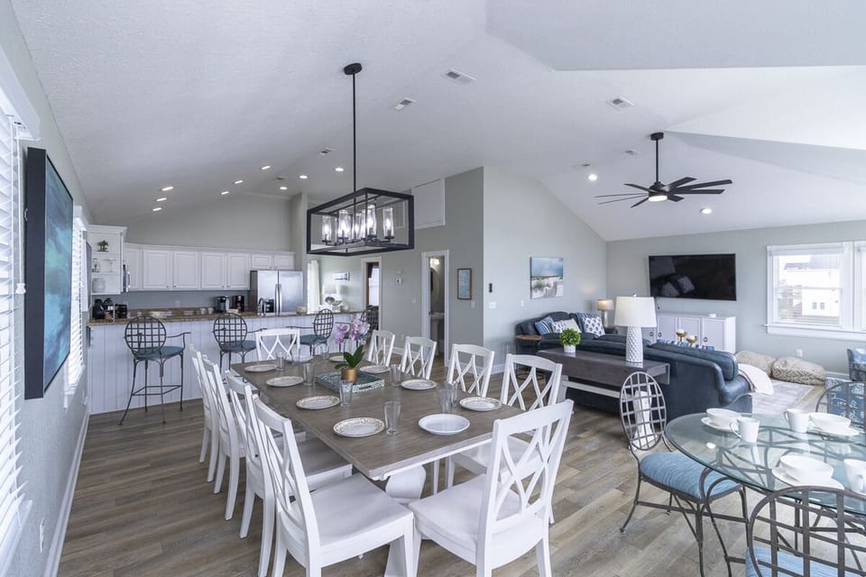 Top Level Dining Area