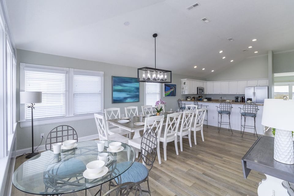 Top Level Dining Area