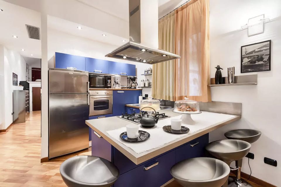 Superior Apartment | Private kitchen | Full-size fridge, microwave, oven, stovetop