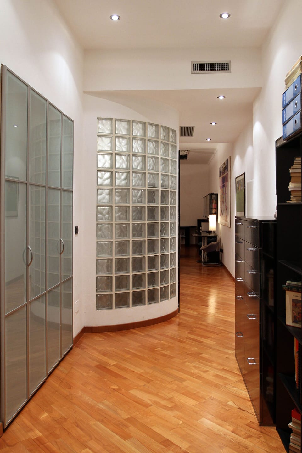 Superior Apartment | Living area | Books, stereo