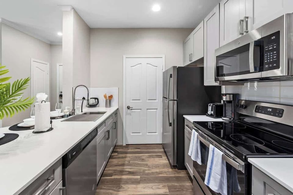 Kitchen walkway