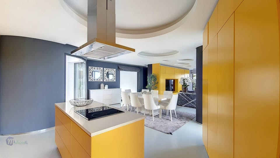 Deluxe House | Private kitchen | Fridge, microwave, oven, stovetop