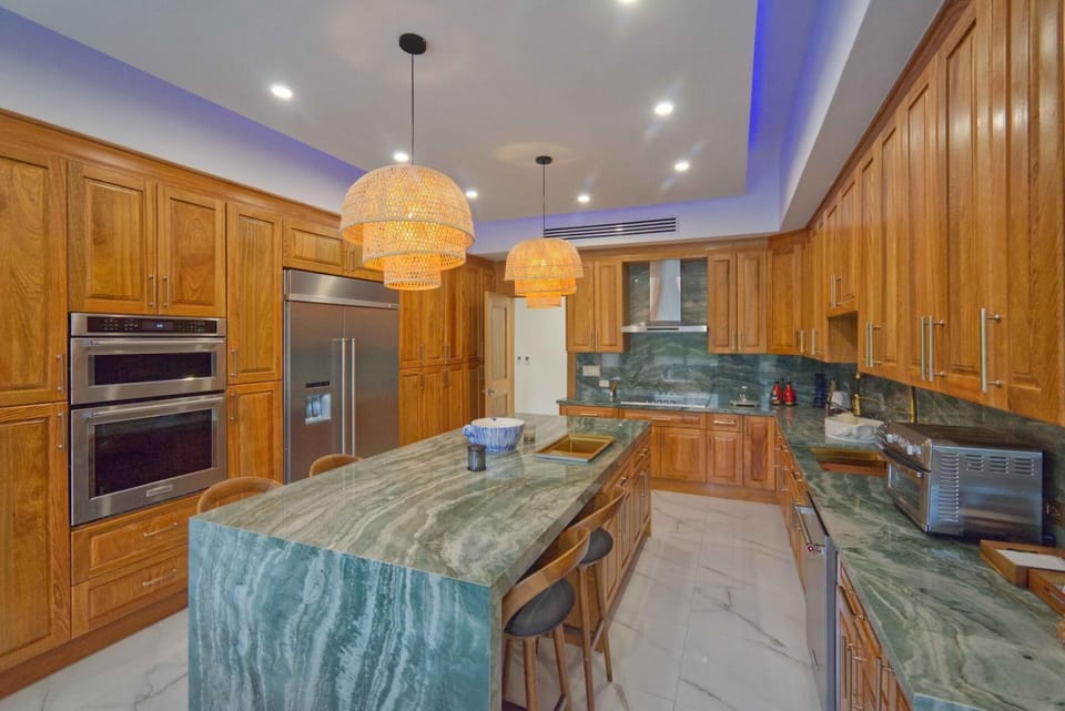 Luxury 6 bedroom villa at Tortuga Bay near beach and golf (5521)