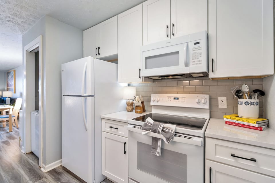 The kitchen is stocked with cooking equipment, utensils, glassware and cutlery. Cook, have a meal delivered, or go out and enjoy a local restaurant. The choice is yours!