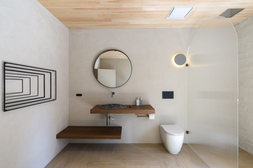 Deluxe Apartment, 2 Bedrooms, Private Bathroom | Bathroom | Hair dryer