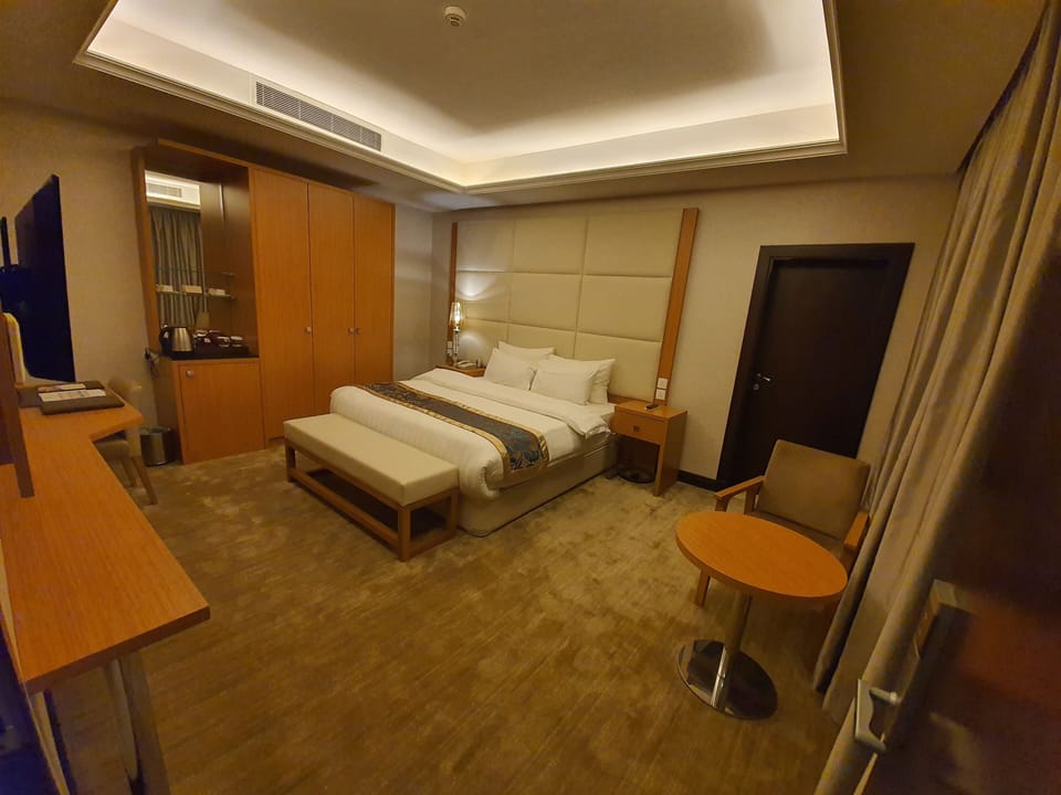 Standard King Room | Premium bedding, in-room safe, soundproofing, iron/ironing board