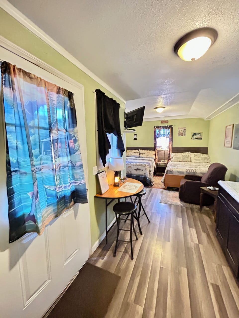 Cabin #12, Deluxe Studio Cabin, 2 Queen Beds, Kitchenette, Ground Floor | Premium bedding, pillowtop beds, laptop workspace, blackout drapes