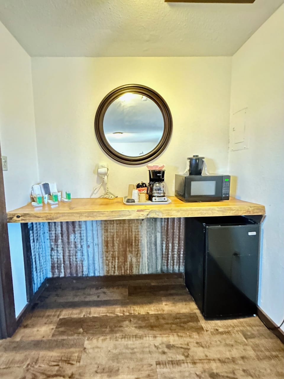 Suite# 1, Deluxe Studio Suite, Multiple Beds, Kitchenette, Ground Floor | Private kitchen | Coffee/tea maker, mini-fridge, microwave, cleaning supplies