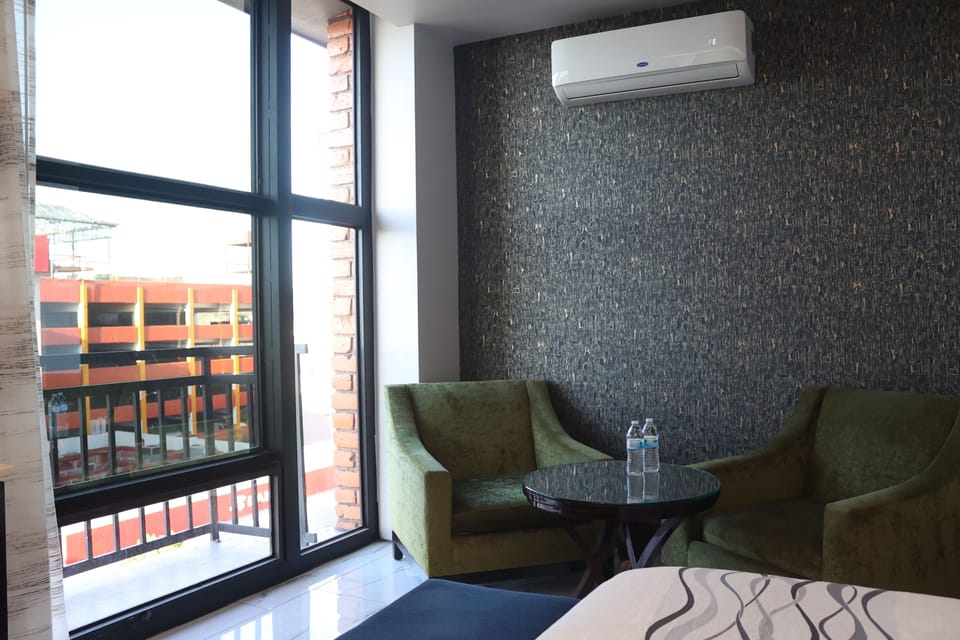 Deluxe Double Room | Desk, laptop workspace, free WiFi, bed sheets