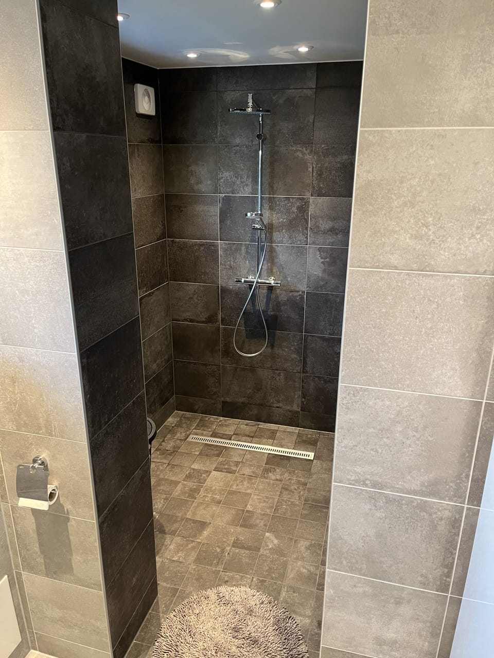 Luxury Double Room, 1 Queen Bed | Bathroom | Hair dryer, heated floors, towels, soap