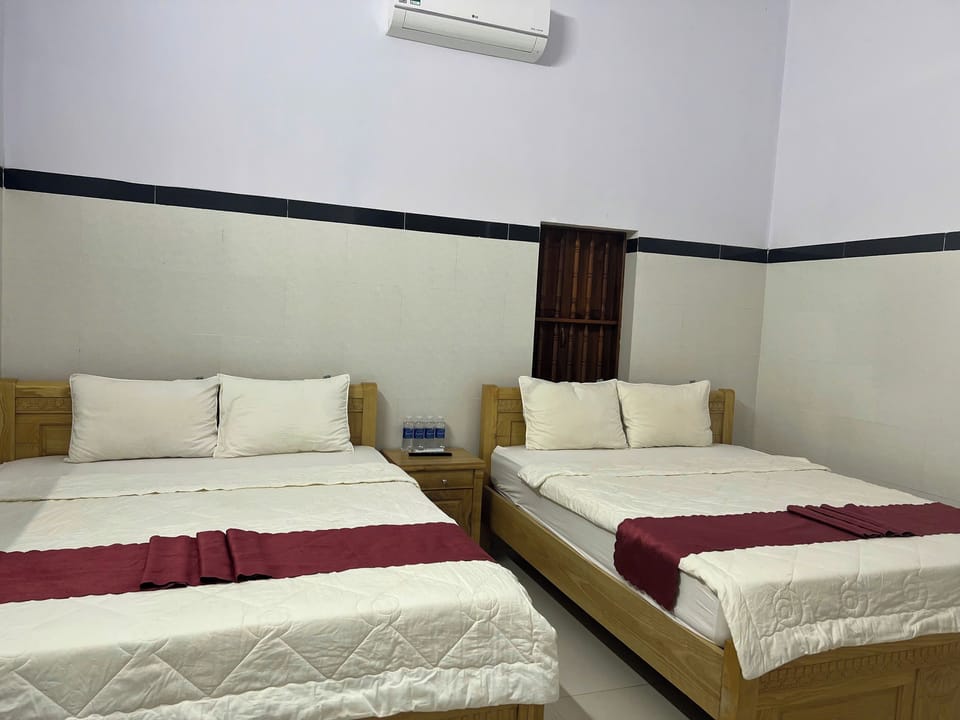 1 bedroom, blackout drapes, iron/ironing board, free WiFi