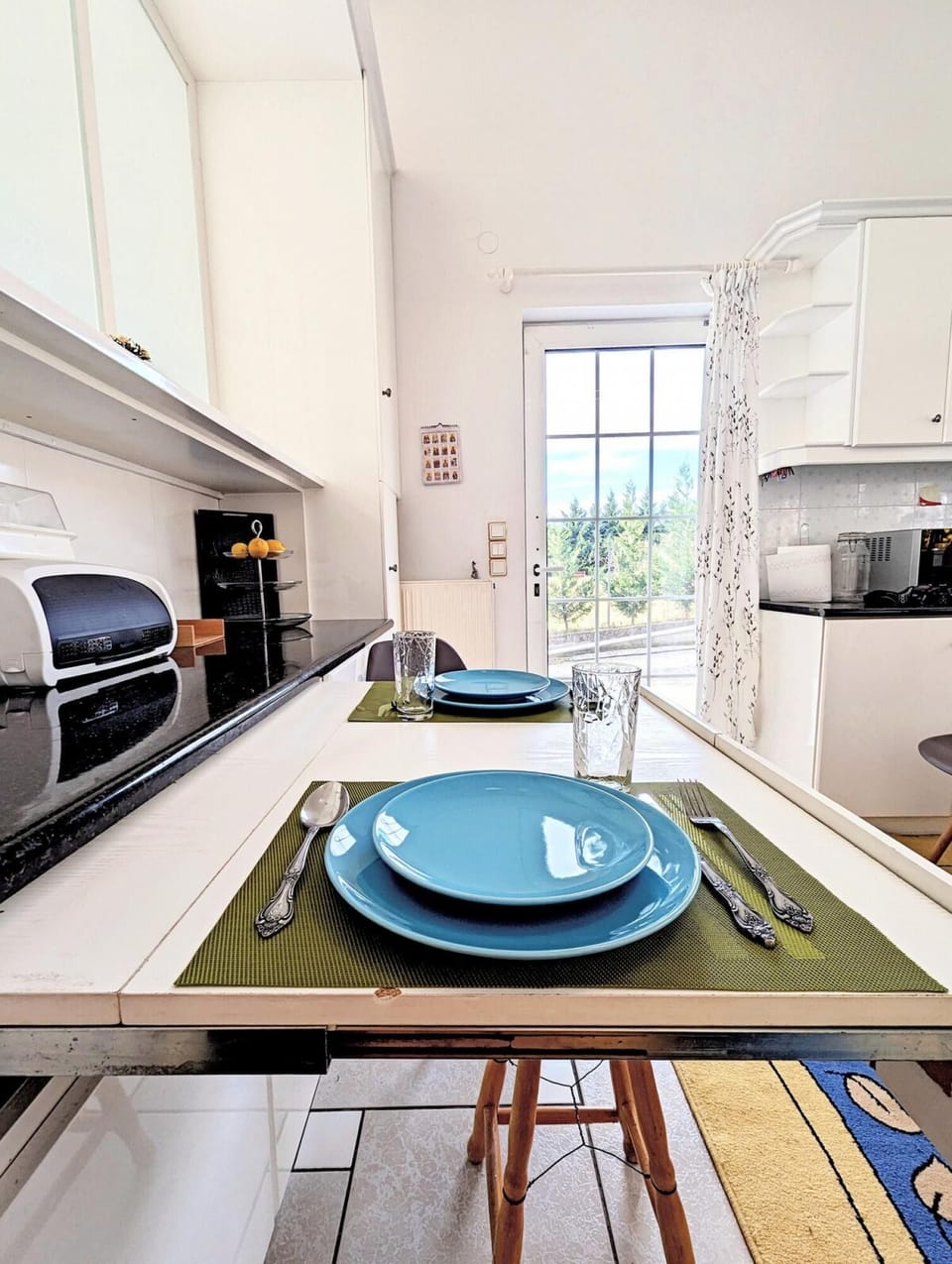 House | 3 bedrooms, desk