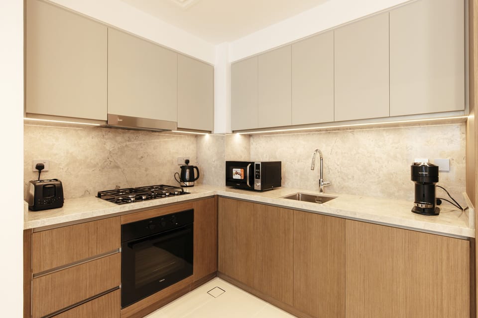 Fridge, microwave, oven, stovetop