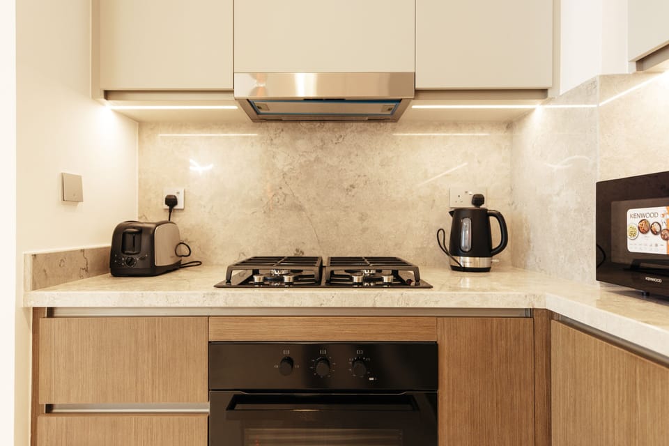 Fridge, microwave, oven, stovetop