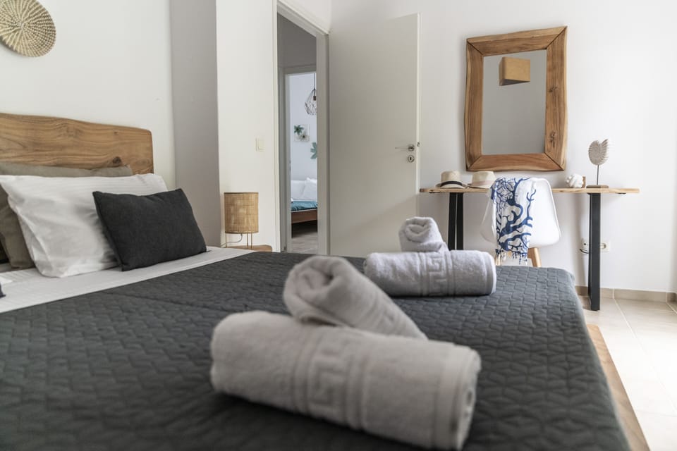 Comfort House, 3 Bedrooms | 3 bedrooms, hypo-allergenic bedding, in-room safe, desk