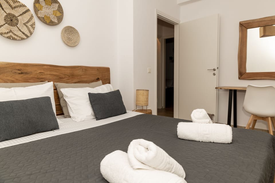 Comfort House, 3 Bedrooms | 3 bedrooms, hypo-allergenic bedding, in-room safe, desk
