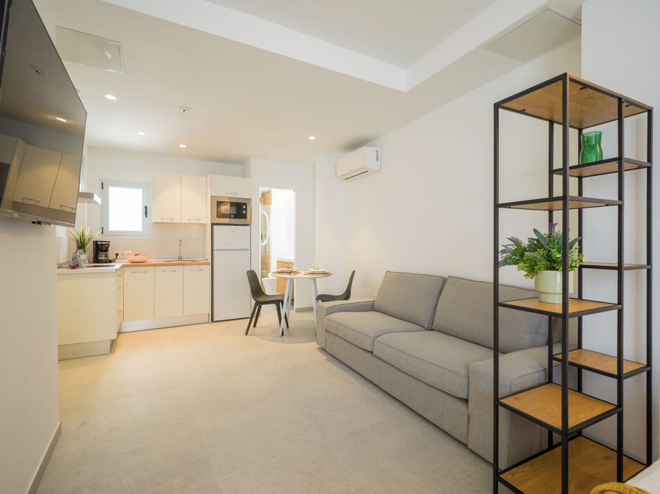 Superior Studio | Memory foam beds, laptop workspace, soundproofing, iron/ironing board