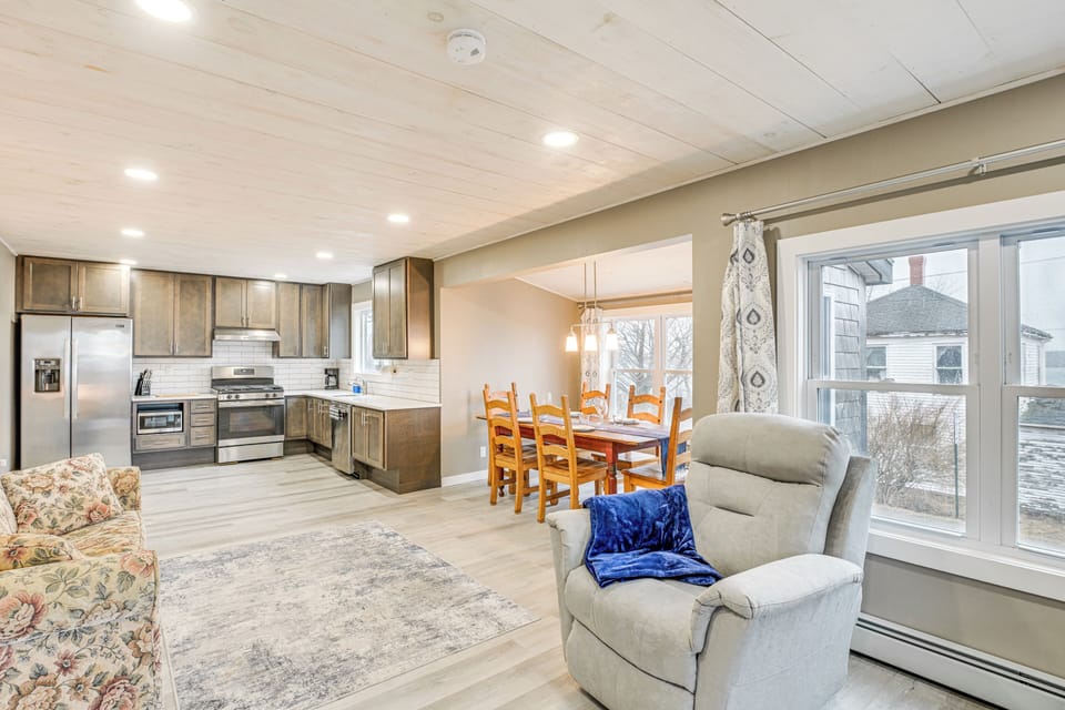 Apartment (3 Bedrooms) | Front of property