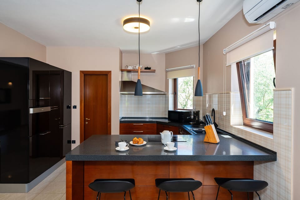 Microwave, dishwasher, coffee/tea maker, highchair