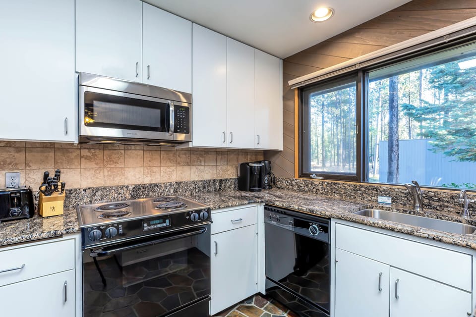 Kitchen - Main Level