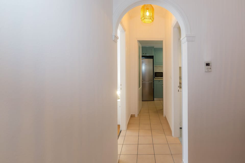 Basic Apartment | Living area | 32-inch TV with digital channels