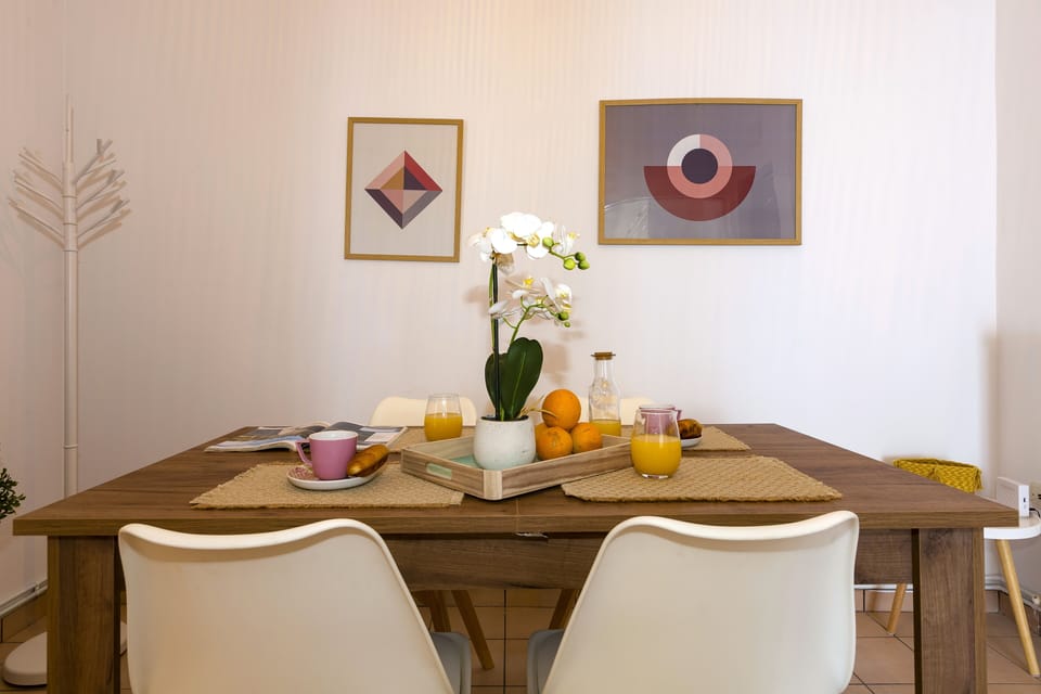 Basic Apartment | Living area | 32-inch TV with digital channels