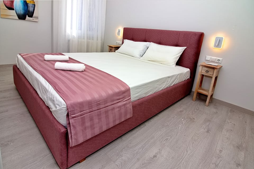 Basic Apartment | 2 bedrooms, desk, iron/ironing board, free WiFi