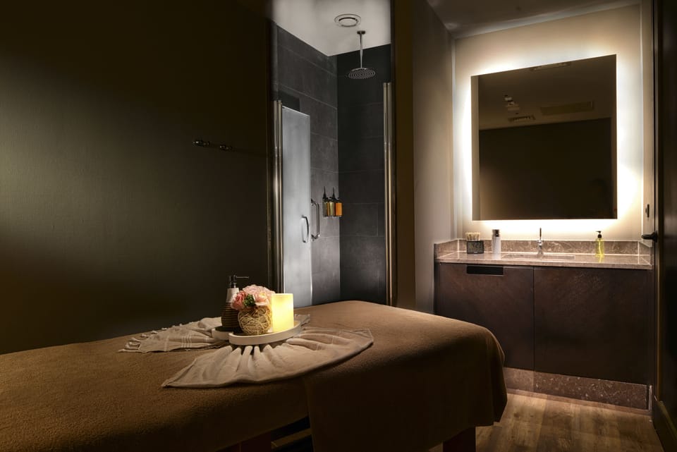Couples treatment rooms, Turkish bath, hot stone massages
