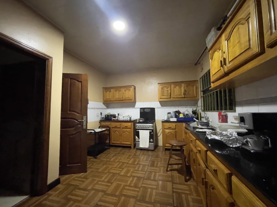 House | Private kitchen | Fridge, microwave, oven, stovetop