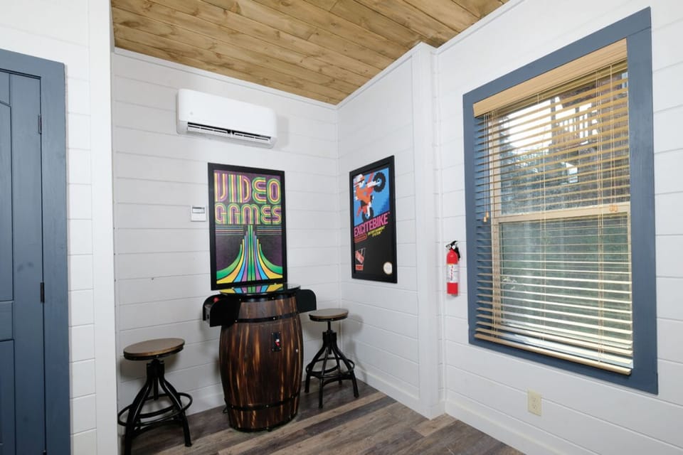 Splash N' Love Shack's game room