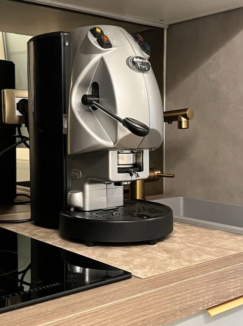 Exclusive Apartment | 1 bedroom, minibar, desk, soundproofing