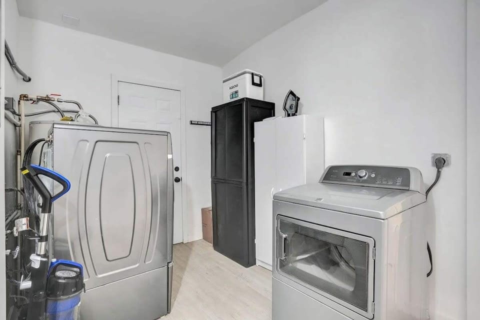 Stay refreshed with ease — the laundry room is fully equipped with a washer and dryer, making it simple to keep everything clean and comfortable during your stay.
