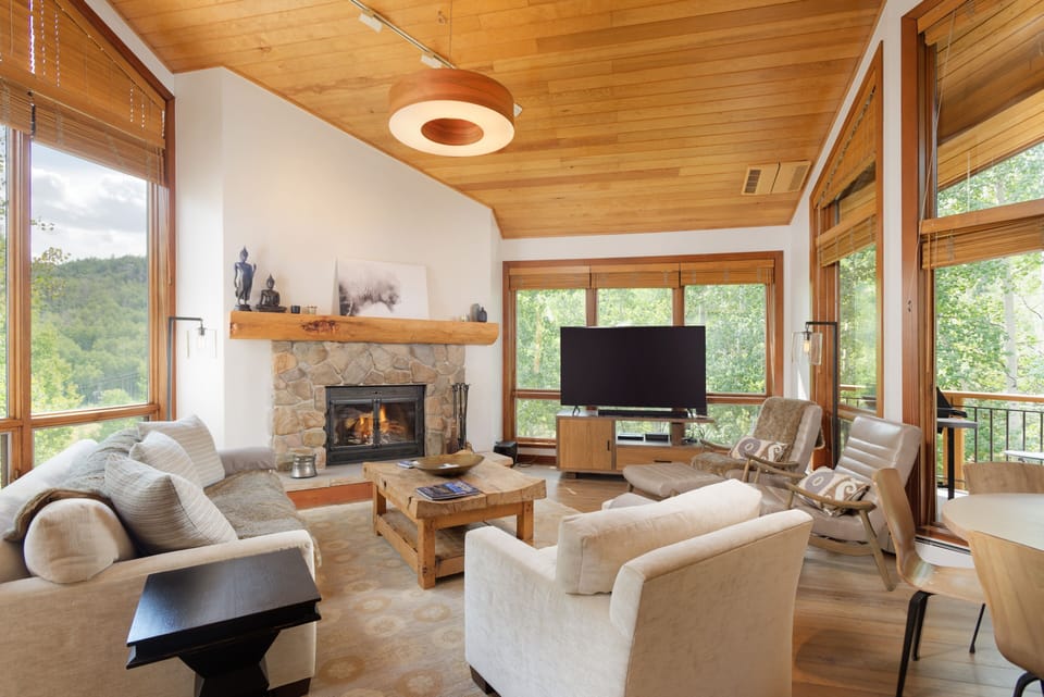 Indoors, Furniture, Living Room, Couch, Table