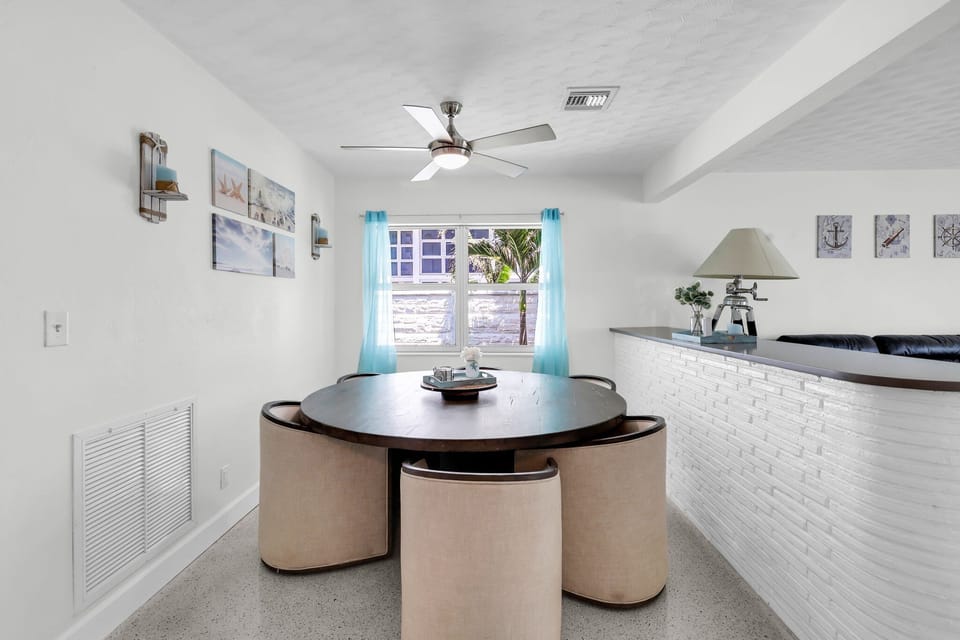 Cozy, family dining area.