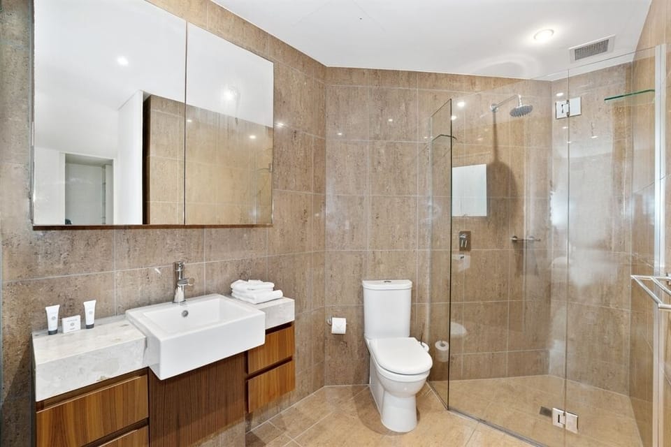 2nd Bathroom