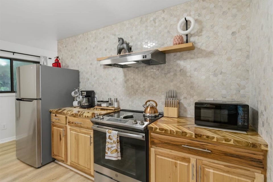 Full kitchen 