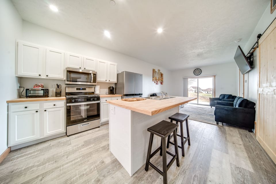 Kitchen | Toaster Oven | Keurig Coffee Maker