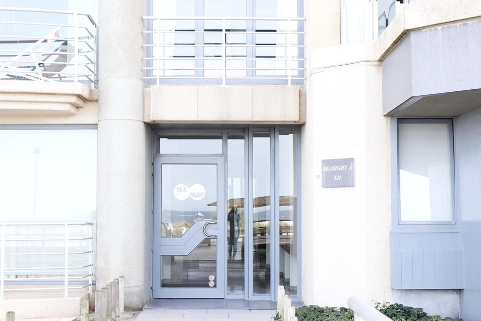 Entrance / Reception