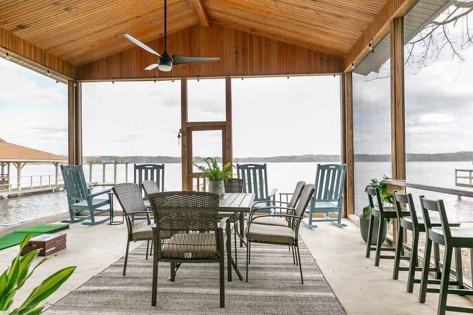 Screen Patio with TV, Games, Seating for 12